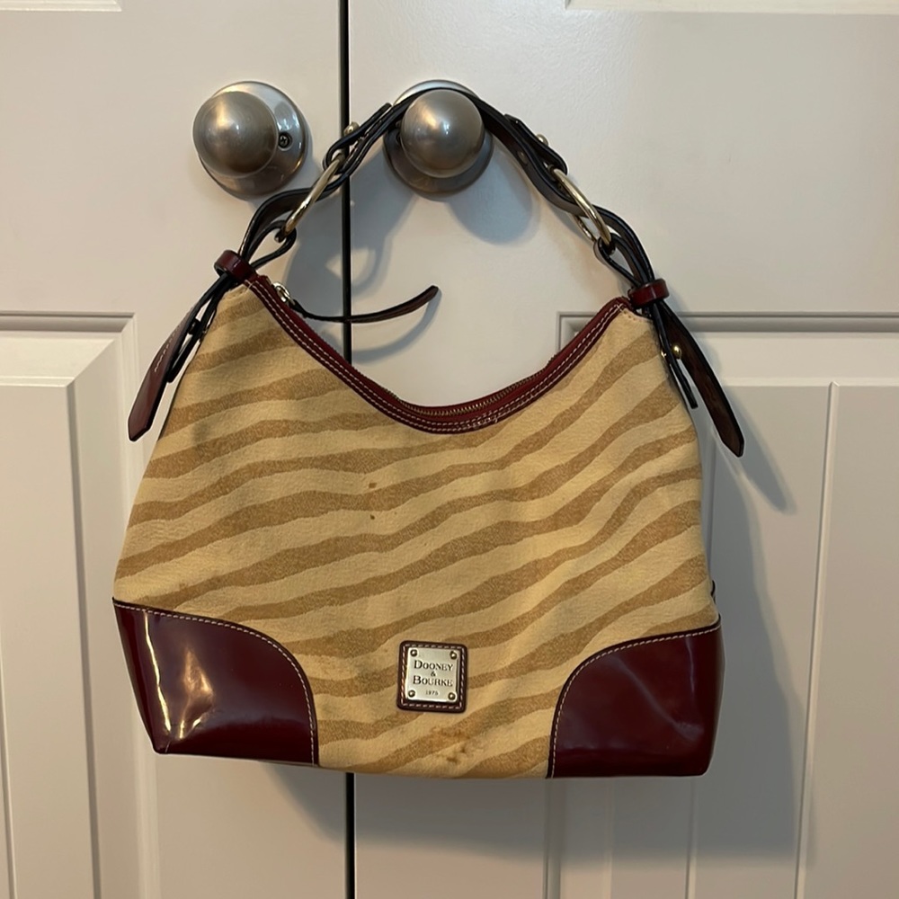 Dooney & Bourke Large Nikki Hobo bag.